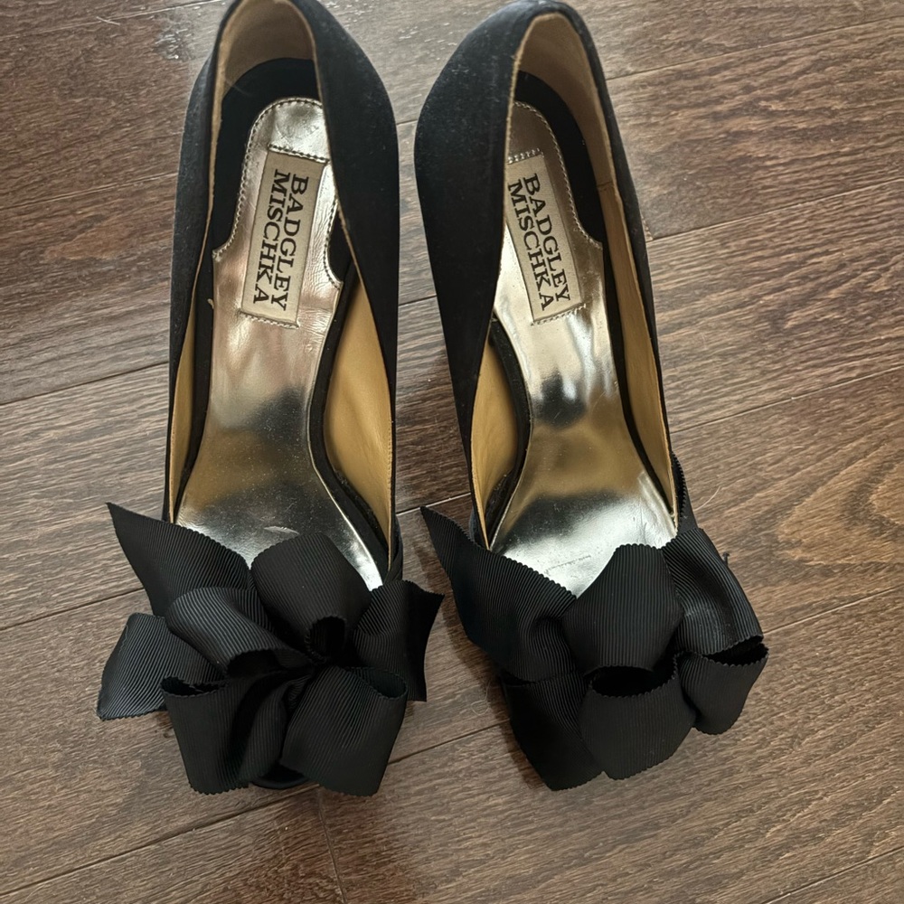 Badgley Mischka Black Heels with Bow Accent